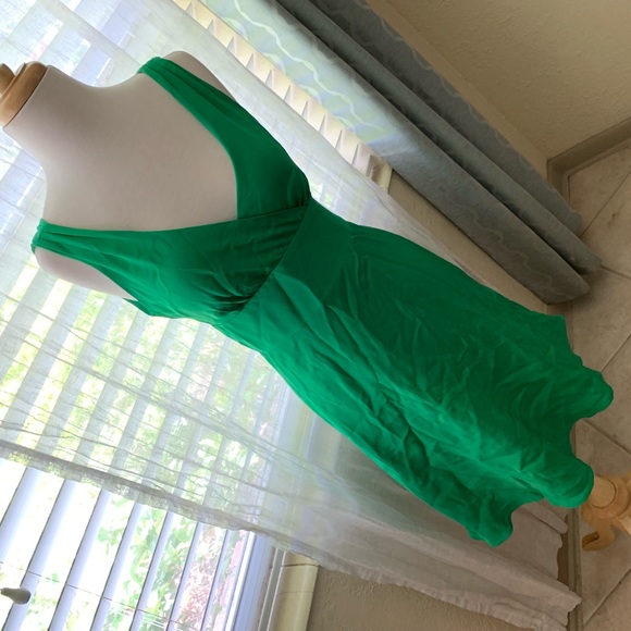 J. Crew Dresses & Skirts - J Crew Sophia Sleeveless 100% Silk Green Dress